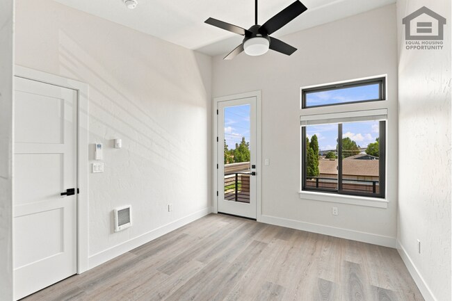 Building Photo - 2Bed/2.5Bath 2-Story Luxury Condo in Redmond, OR! -- BRAND NEW! NEVER LIVED IN!