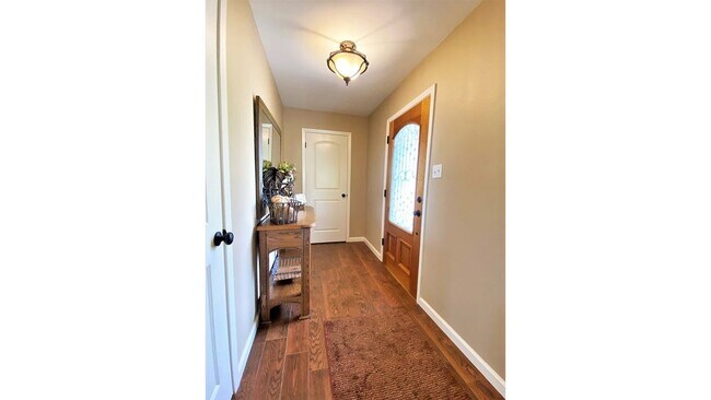 Building Photo - 216 Loma Vista Dr