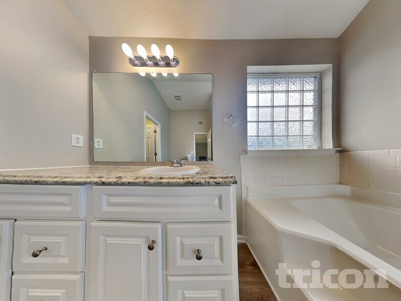 Building Photo - 4570 Bridle Point Pkwy