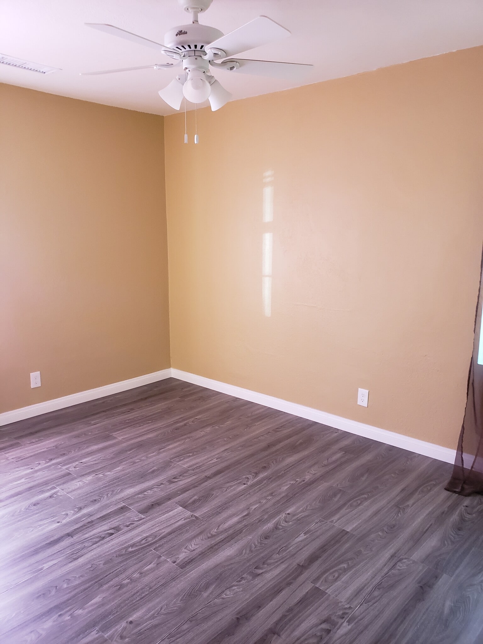 Building Photo - 8038 De Garmo Ave
