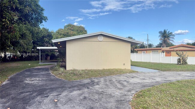 Building Photo - 1125 NW 16th Ct