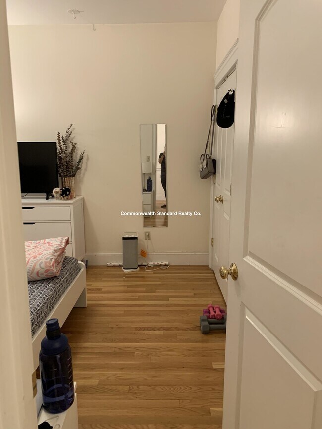 Building Photo - 76 Quint Ave