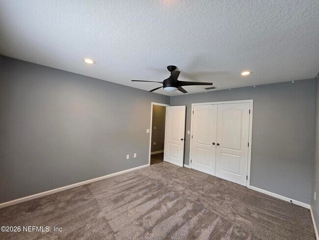Building Photo - 180 Thornloe Dr