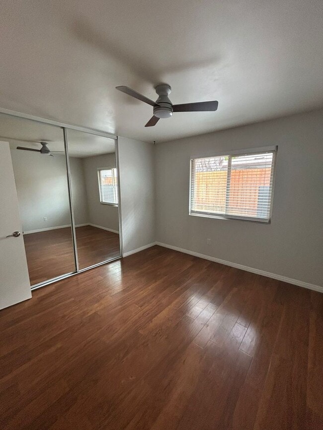 Building Photo - Upgraded, single story 2 bedroom Condo! La...