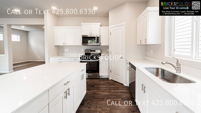 Building Photo - 1419 SW Fielder Pl