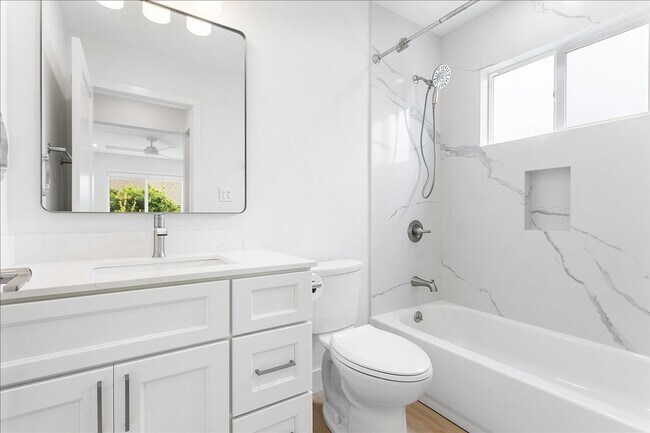 Building Photo - 1832 9th St