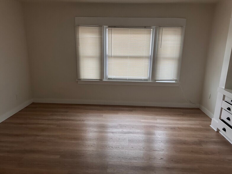 Building Photo - 815 Lime Ave