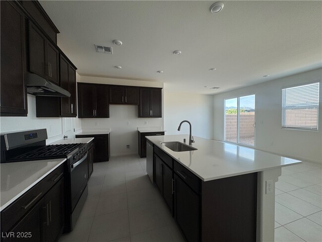 Building Photo - 9144 Vesey Ave