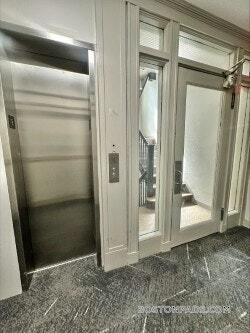 Building Photo - 143 Park Dr