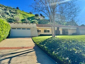 Building Photo - Quiet cul-de-sac Ondulando home with attached ADU included!!