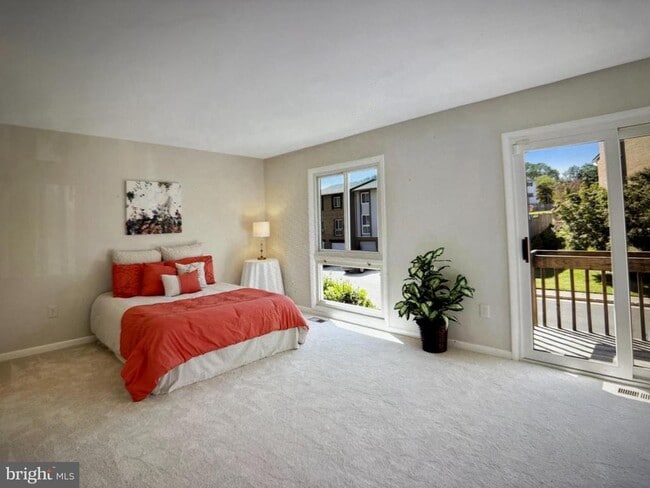Building Photo - 3039 Mission Square Dr