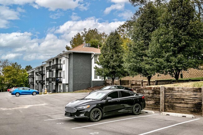 Building Photo - Spacious 1 bed first floor walkout in Bell...