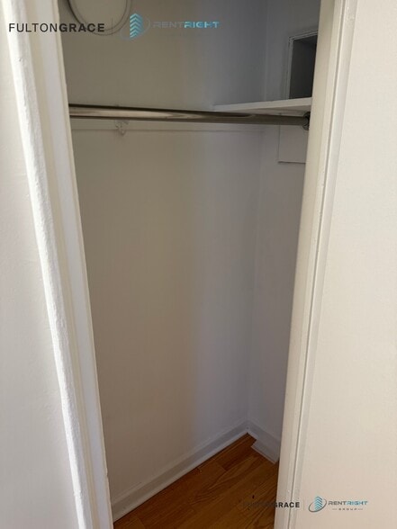 Building Photo - 534 W Stratford Pl