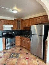 Building Photo - 1005E