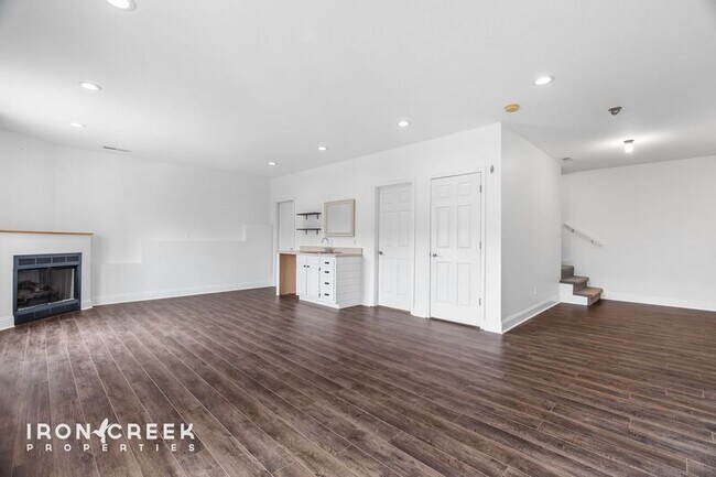 Building Photo - 8 Rose Briar Cir