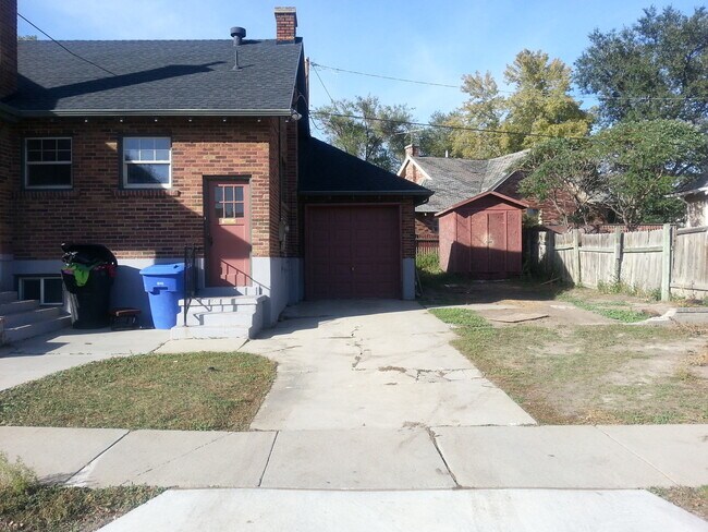 Building Photo - Charming Copperton 4 bedroom upgraded vintage home.