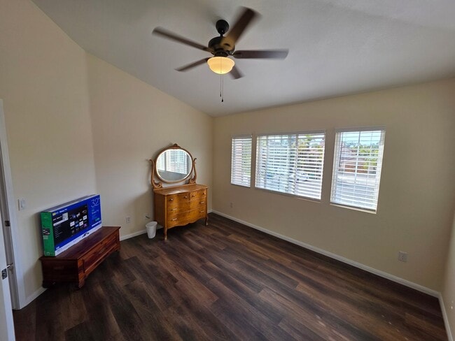 Building Photo - 2432 Papyrus Ct