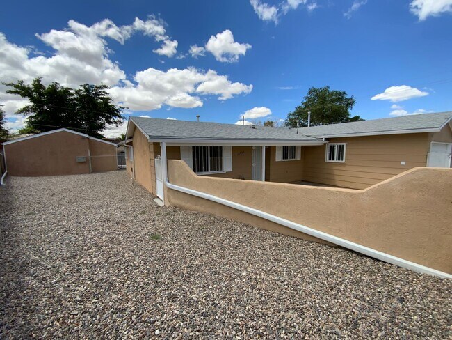 Building Photo - 4 Bedroom Single Story Home Available Near Tramway Blvd NE & Lomas Blvd NE!