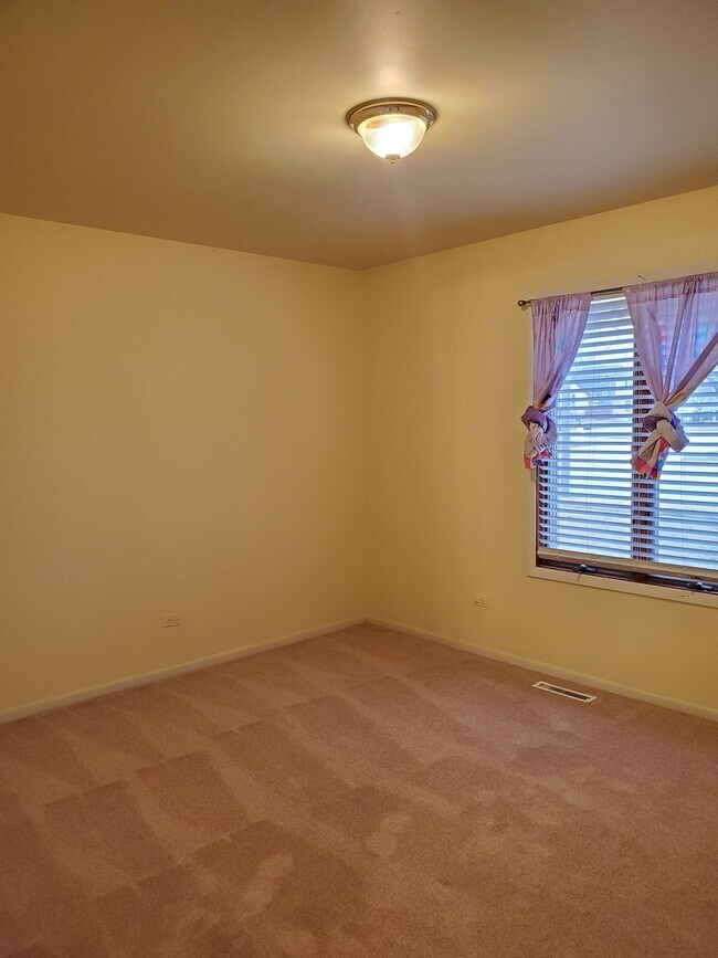 Building Photo - 10803 Timer Dr W