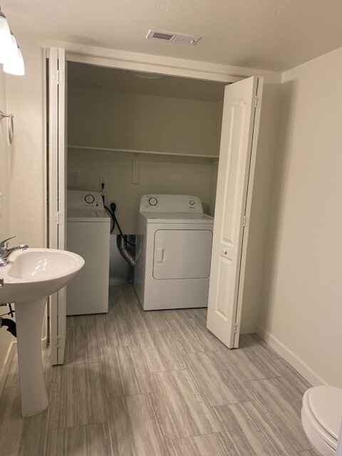 Building Photo - 2473 Wolcott Ave