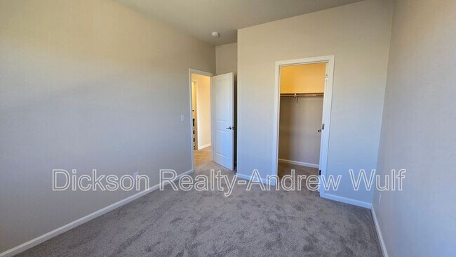 Building Photo - 7052 Diversey Dr