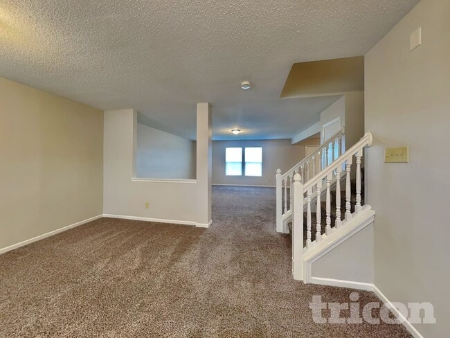 Building Photo - 11361 N Creekside Dr