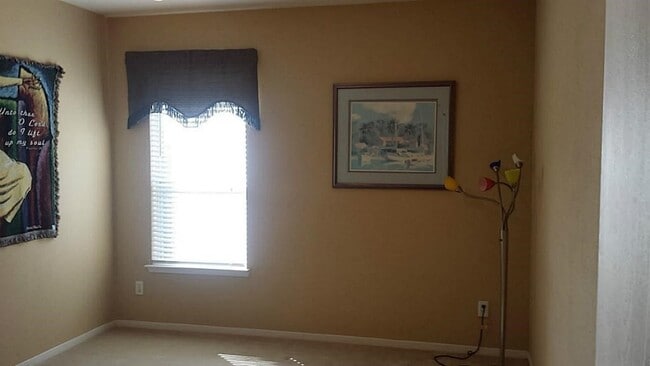 Building Photo - 2015 Foxhill Dr