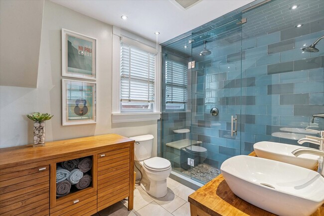 Building Photo - Furnished or unfurnished updated single family home in The Highlands.