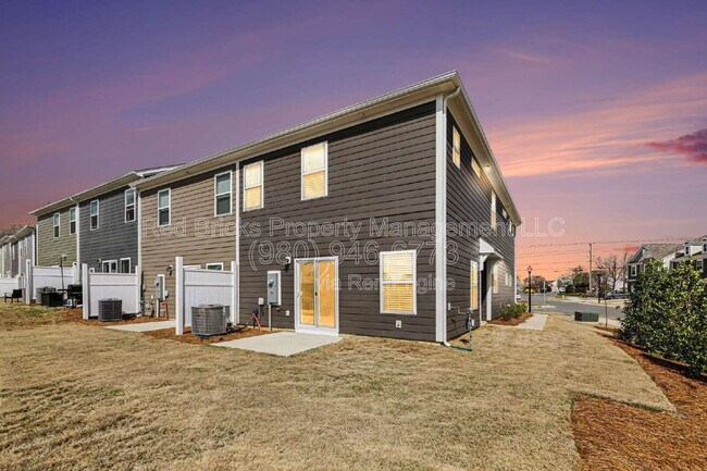 Building Photo - 5052 Falstone Dr