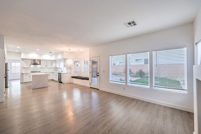 Building Photo - Beautiful 4BR / 3BA Corner-Lot Home with Designer Finishes