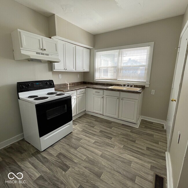 Building Photo - 2009 Westview Dr