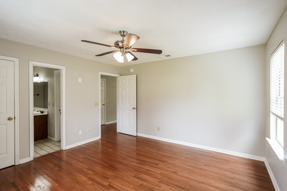 Building Photo - 300 Stafford Ct