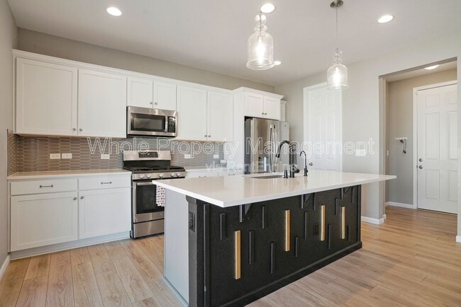 Building Photo - 27837 E 9th Ln