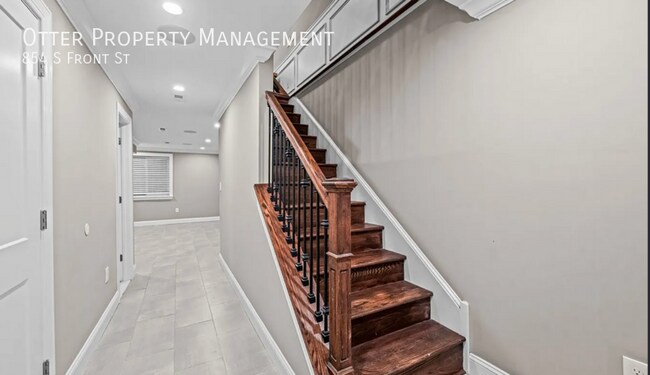 Building Photo - 854 S Front St