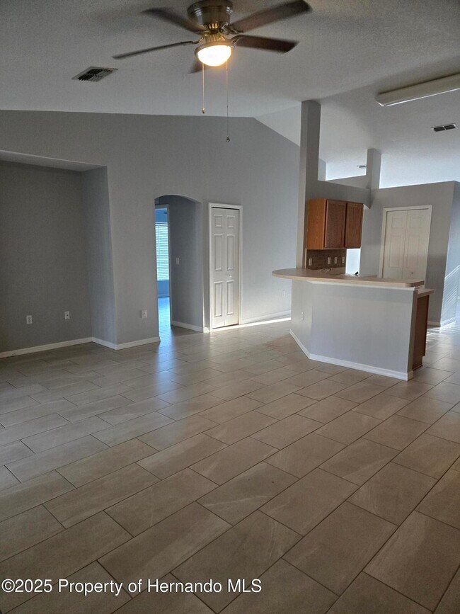 Building Photo - 1330 Clovis Ln