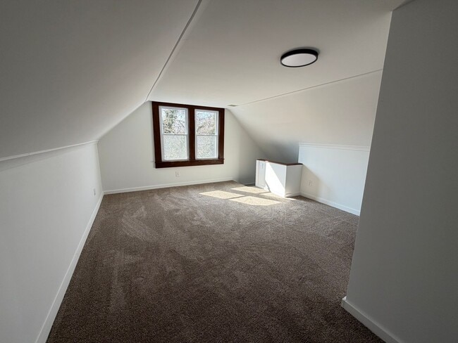 Building Photo - 14102 Glenside Rd