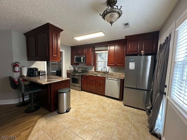 Building Photo - 40 Sapphire Ln