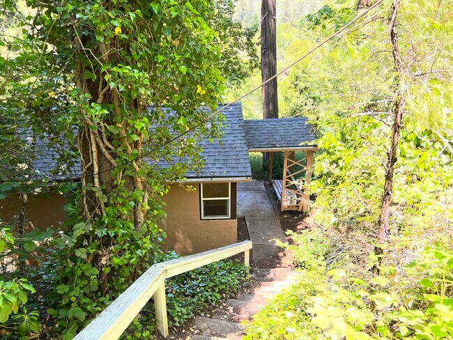 Building Photo - 4370 Rogue River Hwy