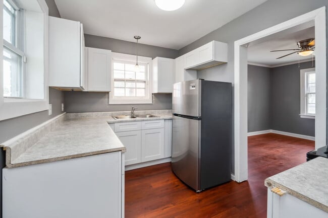 Building Photo - 12532 S Throop St