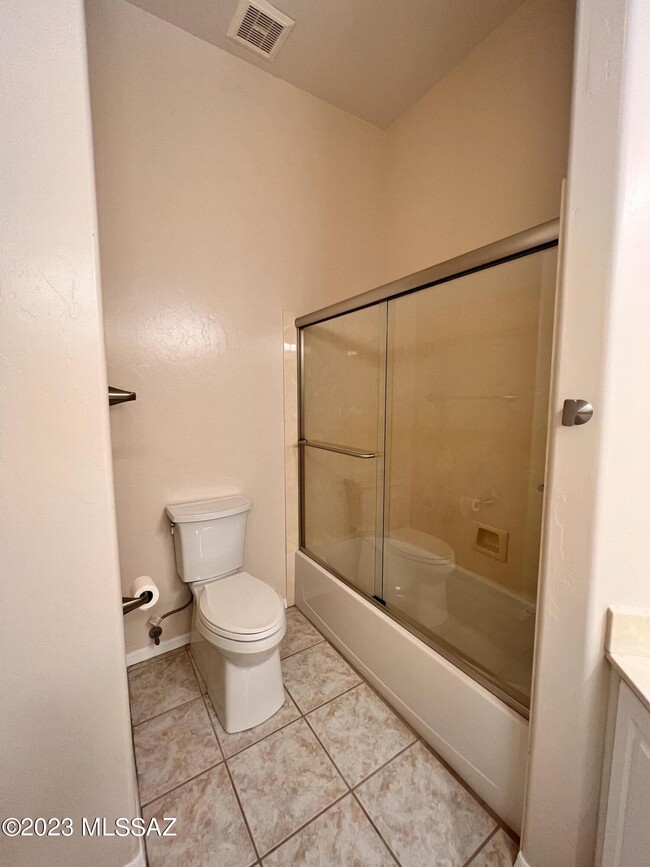 Building Photo - 10123 N Alder Spring Dr