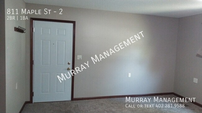 Building Photo - 811 Maple St