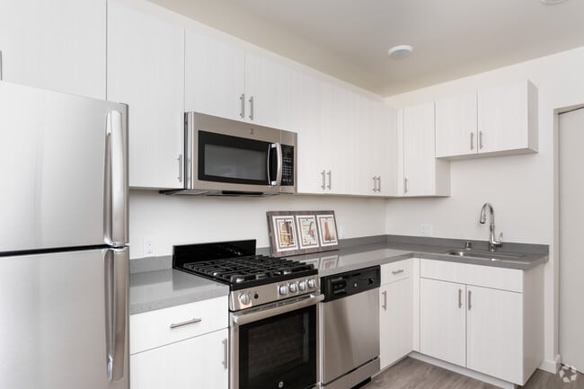 1BR, 1BA - Model - Ocean Avenue Apartments