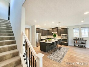 Building Photo - Spacious 5 bedroom house