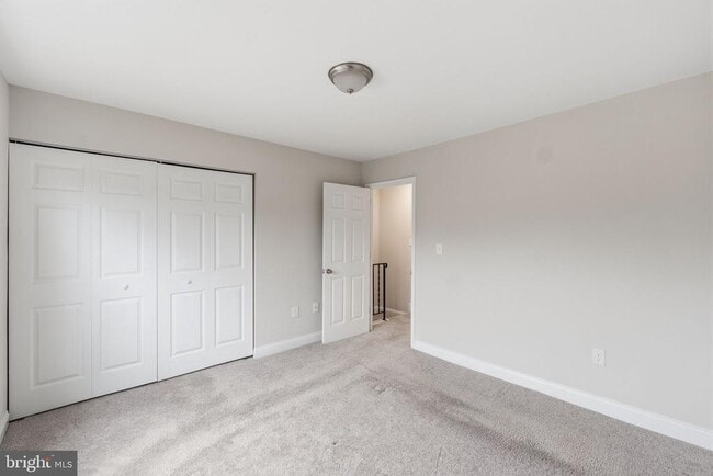Building Photo - 524 Lancaster Pl