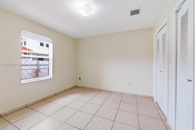 Building Photo - 3072 NW 14th St