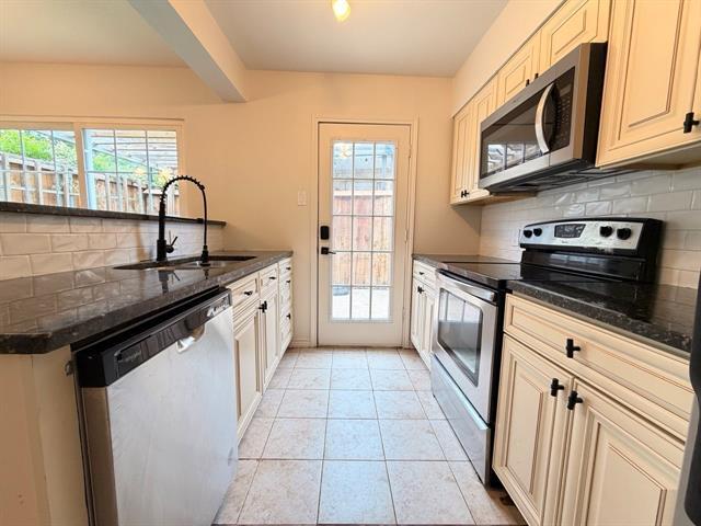 Building Photo - 14003 Brookgreen Dr