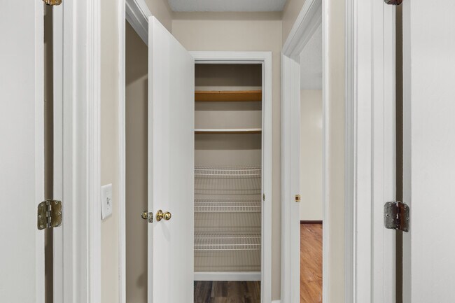 Building Photo - 1309 Trading Post Ln