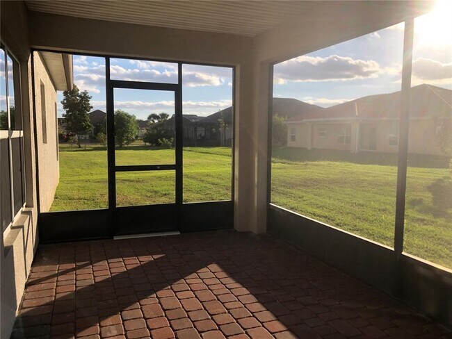 Building Photo - 3211 Silver Fin Way