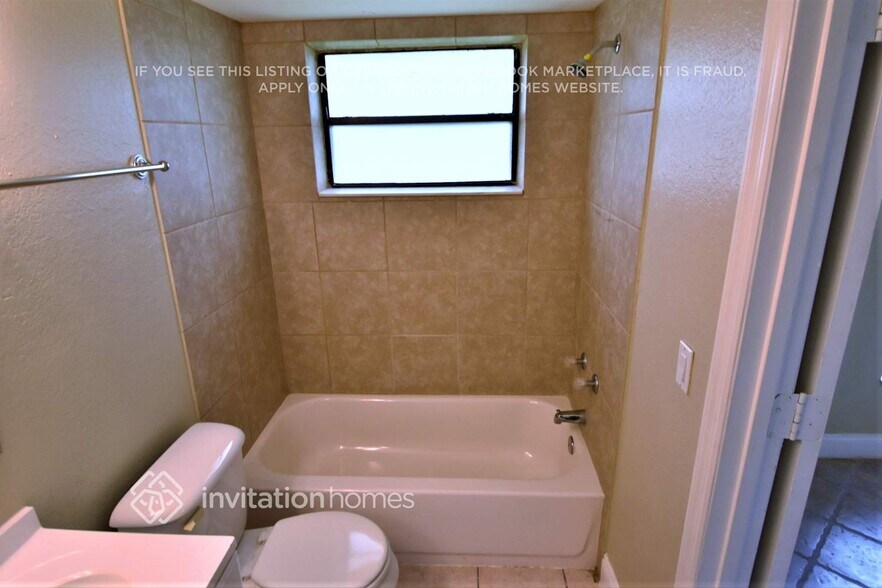 Building Photo - 714 Hamster Ct