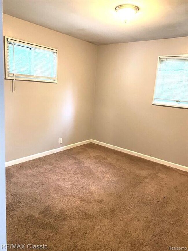 Building Photo - 22011 Blackstone St